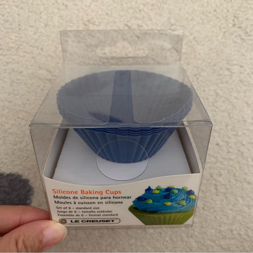 BNIB Le Creuset 8cm Silicone Baking Cups Set of 6